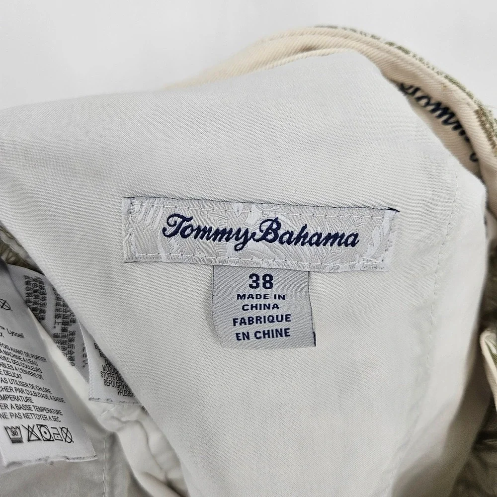 Tommy Bahama Shorts Mens 38 Chino Front‎ Casual Preppy Pineapples AOP